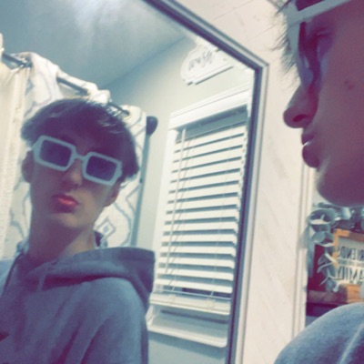 NEVER SEE ME AGAIN - Single