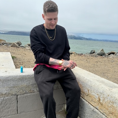 Two Toned (feat. Yung Yogi) - Single