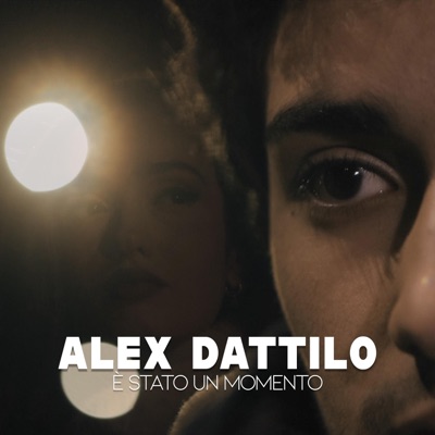 È STATO UN MOMENTO - Single