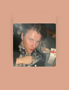 Poslechněte si interpreta Слава Вой, sledujte hudební videa, přečtěte si životopis, podívejte se na data turné a další informace.