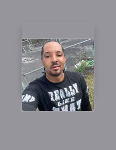 AR Greenを聴いたり、ミュージックビデオを鑑賞したり、経歴やツアー日程などを確認したりしましょう！