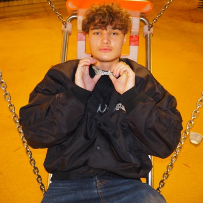 Blade Tucked - Single