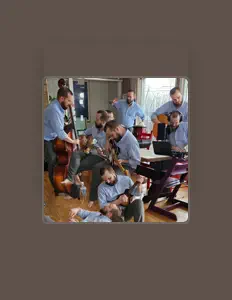 Ascolta Aksel Eff, guarda video musicali, leggi la biografia, vedi le date del tour & altro!