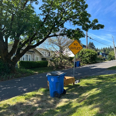 HOMBODI II: NO OUTLET