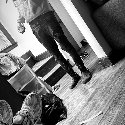 7 PM ON DEXTER - Single