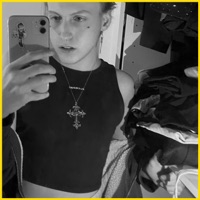 Figurina - Single - LanaBanana