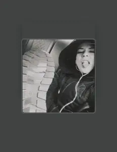 Ascolta Kassandra, guarda video musicali, leggi la biografia, vedi le date del tour & altro!