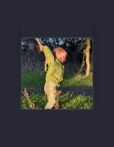 聆聽 mountain rion、觀看音樂影片、閱讀小傳、查看巡演日期等！