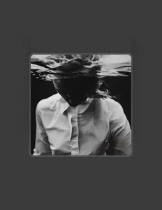 Ouve Clearings, vê vídeos de música, lê a biografia, vê as datas da digressão e muito mais!