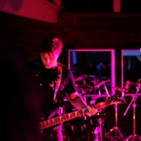 Onnellisuus ohikiitävää - Single - Vav Project