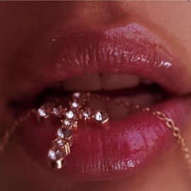 Superwoman Stevieknocks