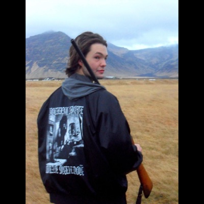 THE PUSSMAN WHIPPETH