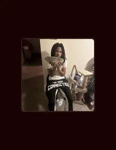 lil cdを聴いたり、ミュージックビデオを鑑賞したり、経歴やツアー日程などを確認したりしましょう！