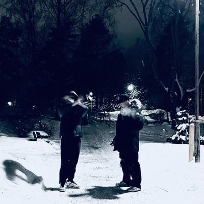 Yhtää Enää / RAHALIIKKEITÄ - Single