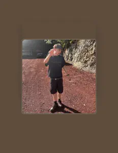 okekel fanを聴いたり、ミュージックビデオを鑑賞したり、経歴やツアー日程などを確認したりしましょう！