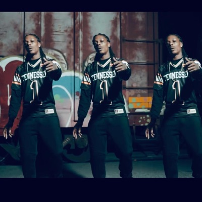 4 THE TRENCHES - Single