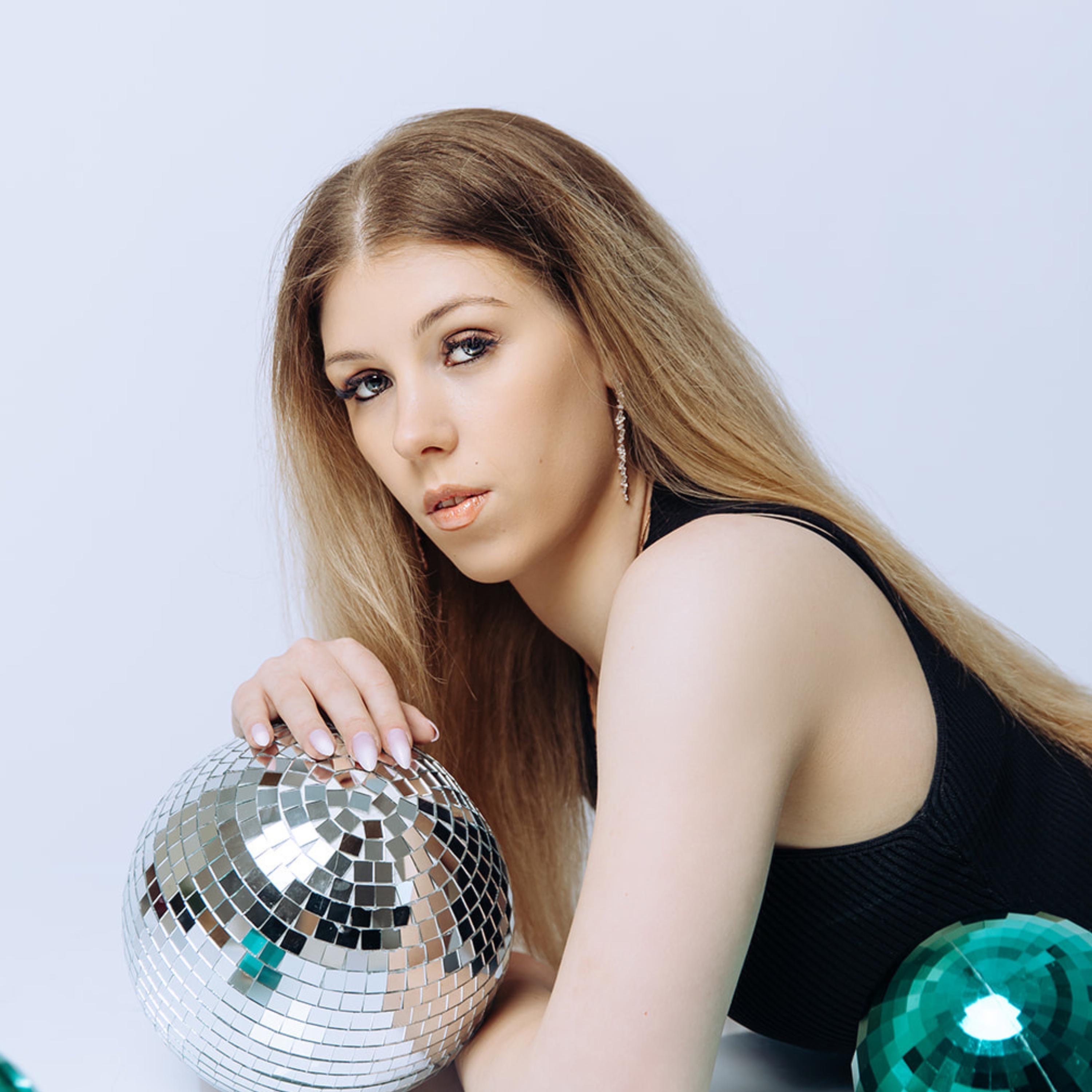 Saabub Öö - Single