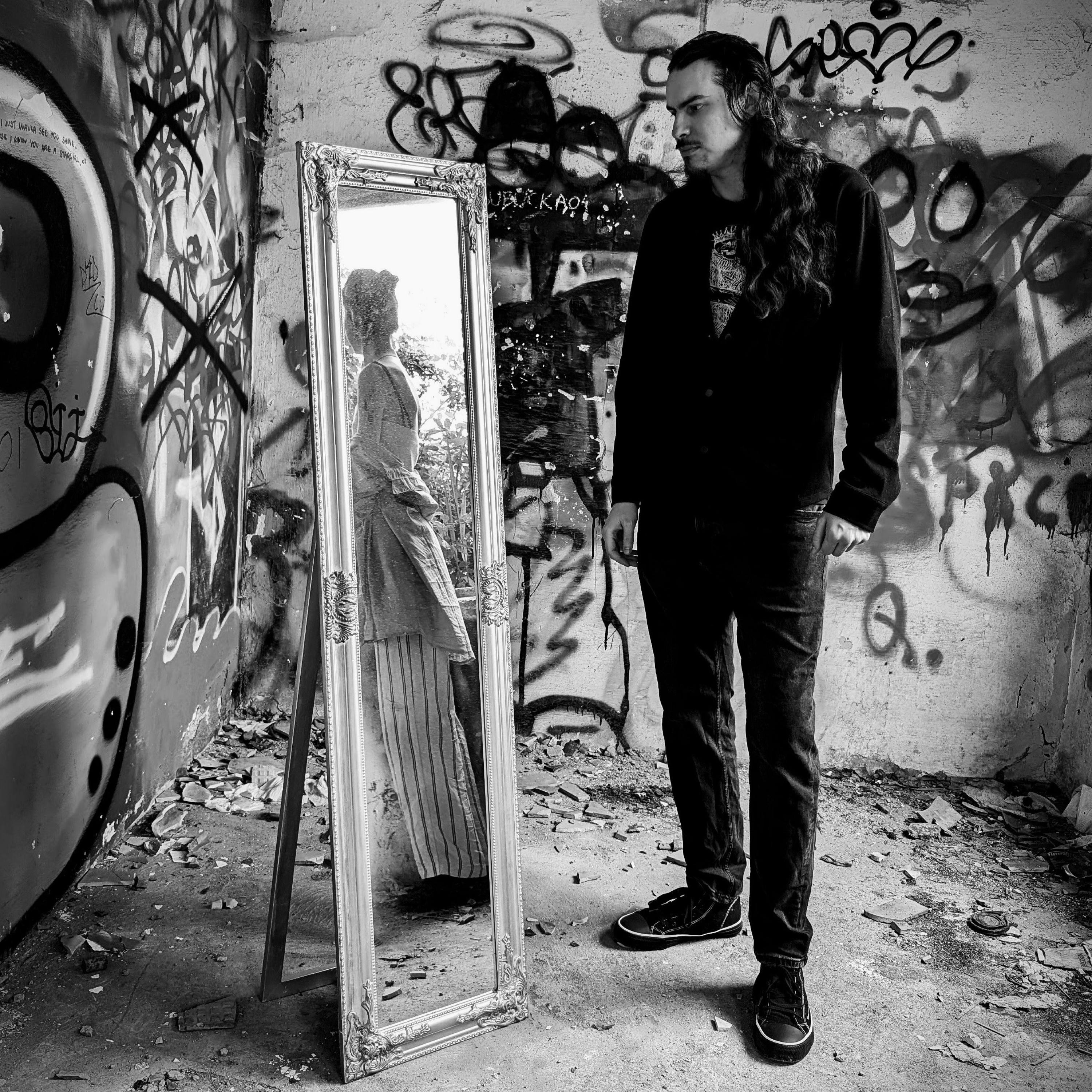 Oglinda Femeie - Single