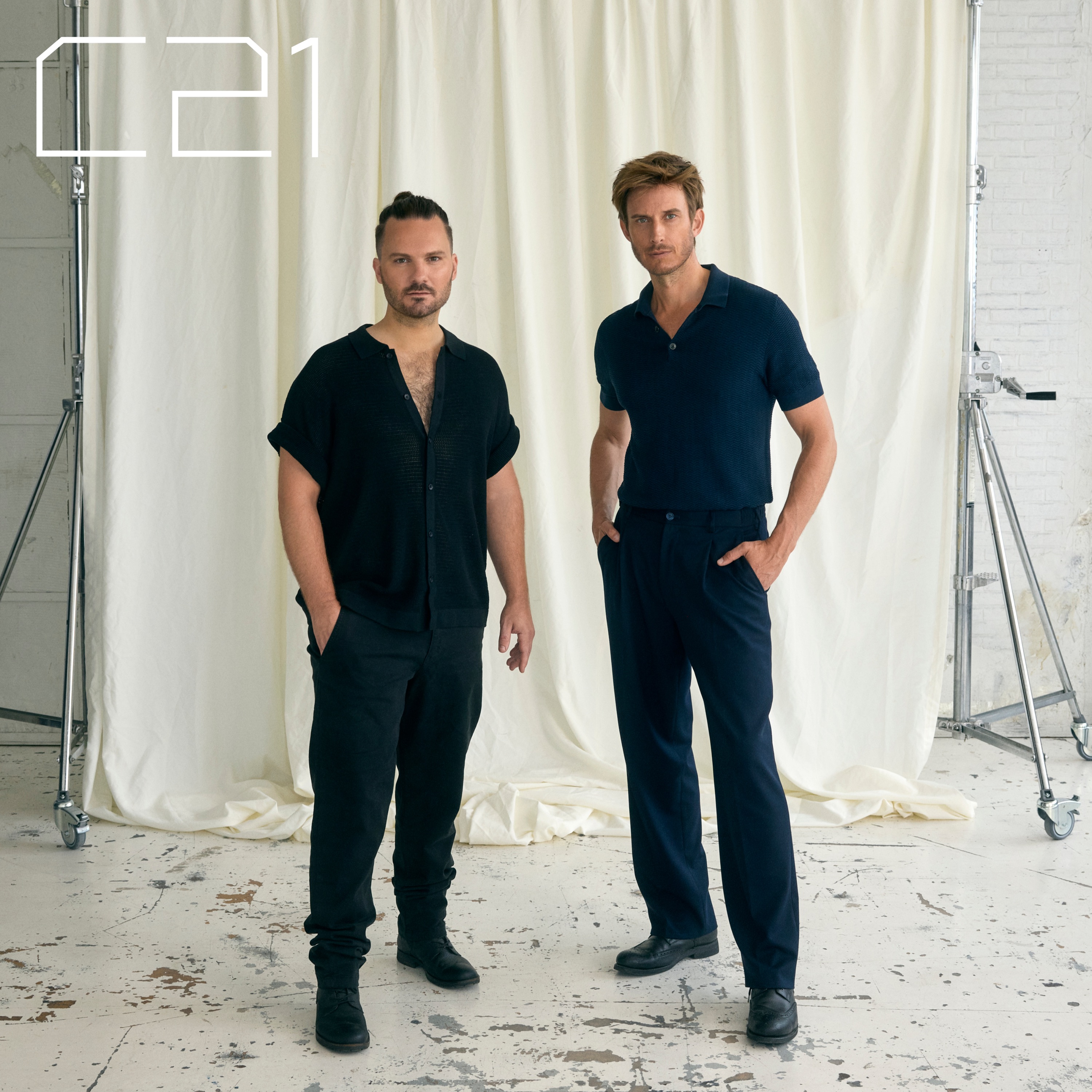 C21 - SECRETS - Paradise Hotel Theme Song 26'