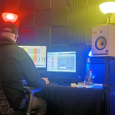 Coming to play - Single