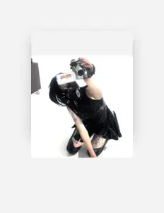 Renn Moon सुनें, म्यूज़िक वीडियो देखें, बायो पढ़ें, दौरे की तारीखें और बहुत कुछ देखें!