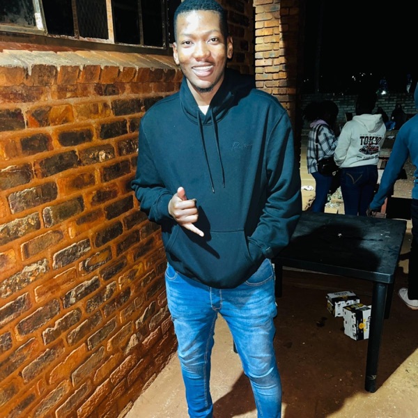 Drunk On Street (Tonic Cee And Alis Makhoma Baji) (feat. Pastor Lloyd)
