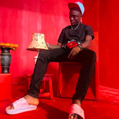 DIRECTOR LONDON - Tonesipata