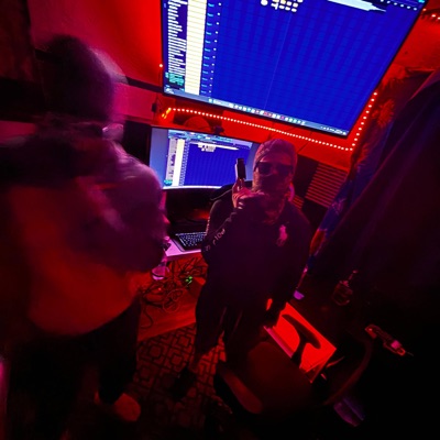 RunAway (feat. Jaydo luciana) - Single