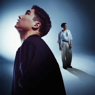 Моншадағы әйелдердің кеудесінің жасырын камера фотосуреттері