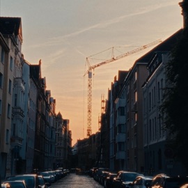 Undankbar Laer Xirtam & Avia