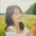 gülüşünde bi' şey var