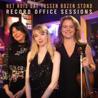 Het Huis Dat Tussen Rozen Stond — MAARTJE VAN NEYGEN