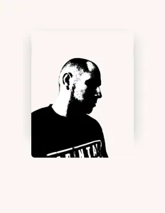 聆聽 ***KM***、觀看音樂影片、閱讀小傳、查看巡演日期等！