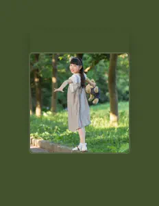 Poslechněte si interpreta 侯嘉艺, sledujte hudební videa, přečtěte si životopis, podívejte se na data turné a další informace.