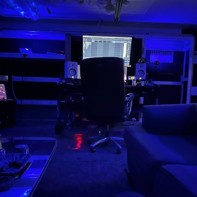 Debut (feat. Y2K) - EP