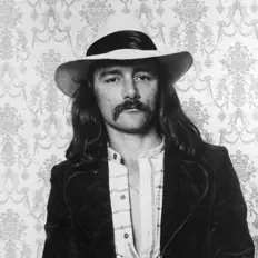 Escucha a Dickey Betts, mira videos musicales, lee su biografía, consulta las fechas de las gira y más.