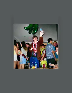 聆聽 finn、觀看音樂影片、閱讀小傳、查看巡演日期等！