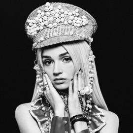 Play Destroy (feat. Grimes) Poppy