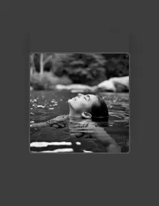 Dengarkan S.H.Lee, tonton video musik, baca bio, lihat tanggal tur & lainnya!