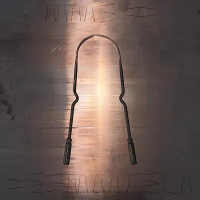 Listen to DESMANTELA by MANS O
