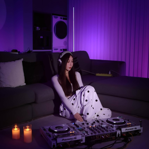 sarah world - Apple Music