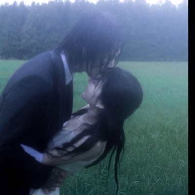 HOPELESS ROMANTIC - Single