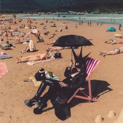 Hanging in the snow - Single