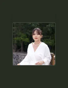 Listen to Putri Bulan, watch music videos, read bio, see tour dates & more!