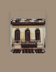 Hör dir Bus on Road an, schau dir Musikvideos an, lies die Biografie, finde Tourdaten und mehr!