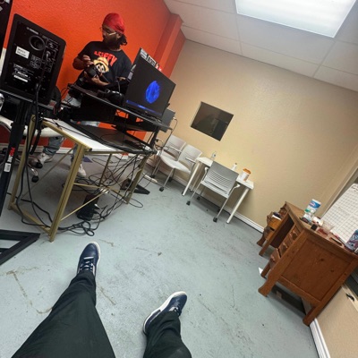 float (feat. Lil plenty) - Single