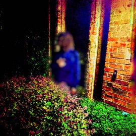 Redbone (feat. IZZYMADEITT) Q3