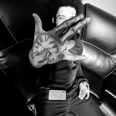 Listen to Casper - Single by MoBandz