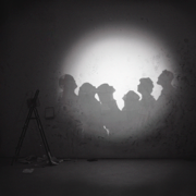 Любовь - Бонд с кнопкой