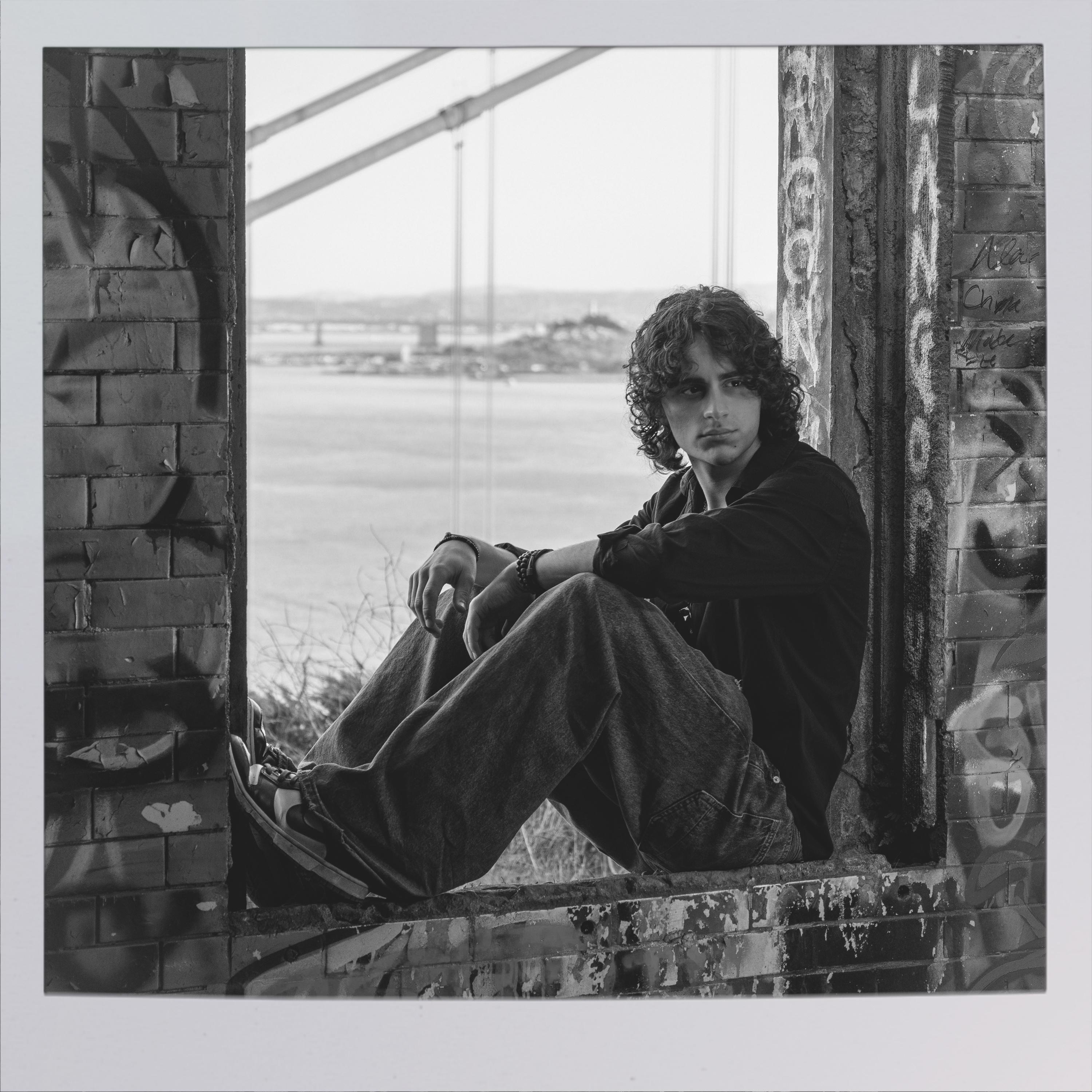 SENDING MY MELODIES - Single